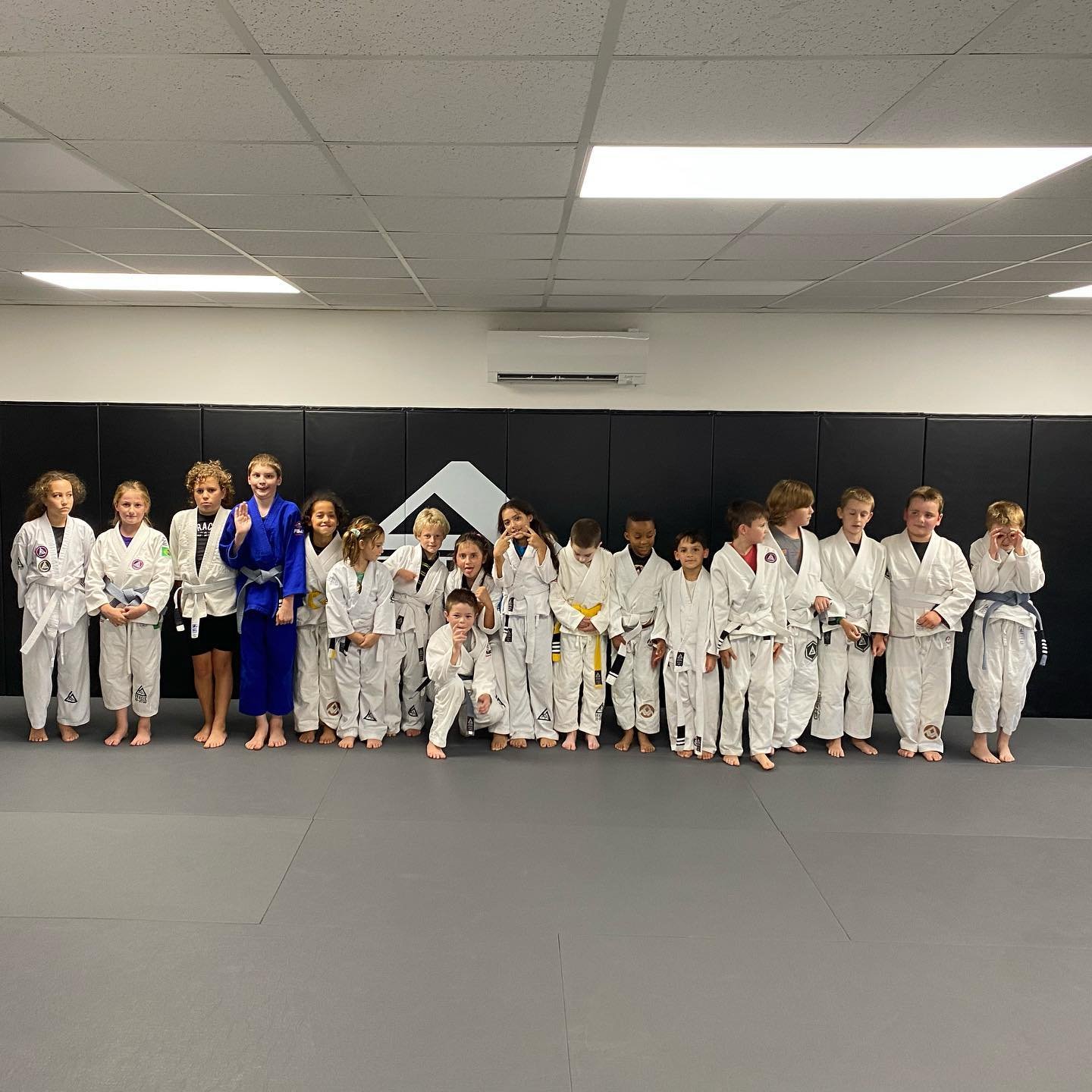 It&rsquo;s been a fantastic week here at Gracie Jiu-Jitsu Acadia! @gracie_jiu_jitsu_acadia #jiujitsu #selfdefense #kimura #headlock #grapple #empower #graciejiujitsu #ellsworthmaine #barharbor #acadianationalpark