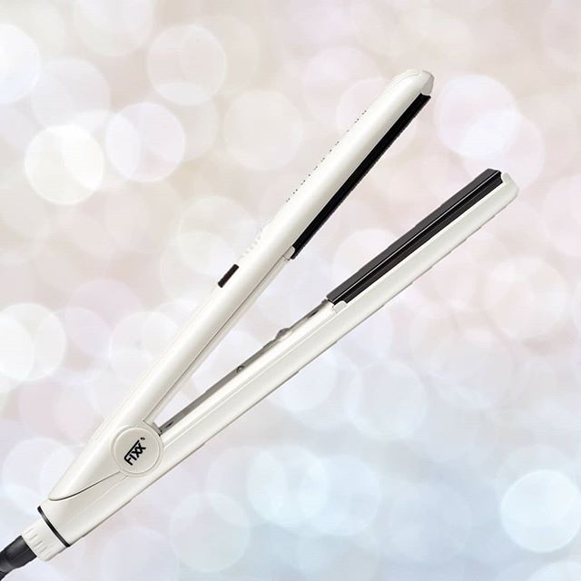 They say that 💎 are a girl's best friend. Our Pro Sessions Flat Iron has very special diamond coated ceramic plates that allow for a smoother pass and shinier finish to the hair 😍. Our special edition Pro Sessions Flat Iron in White is nearly sold 