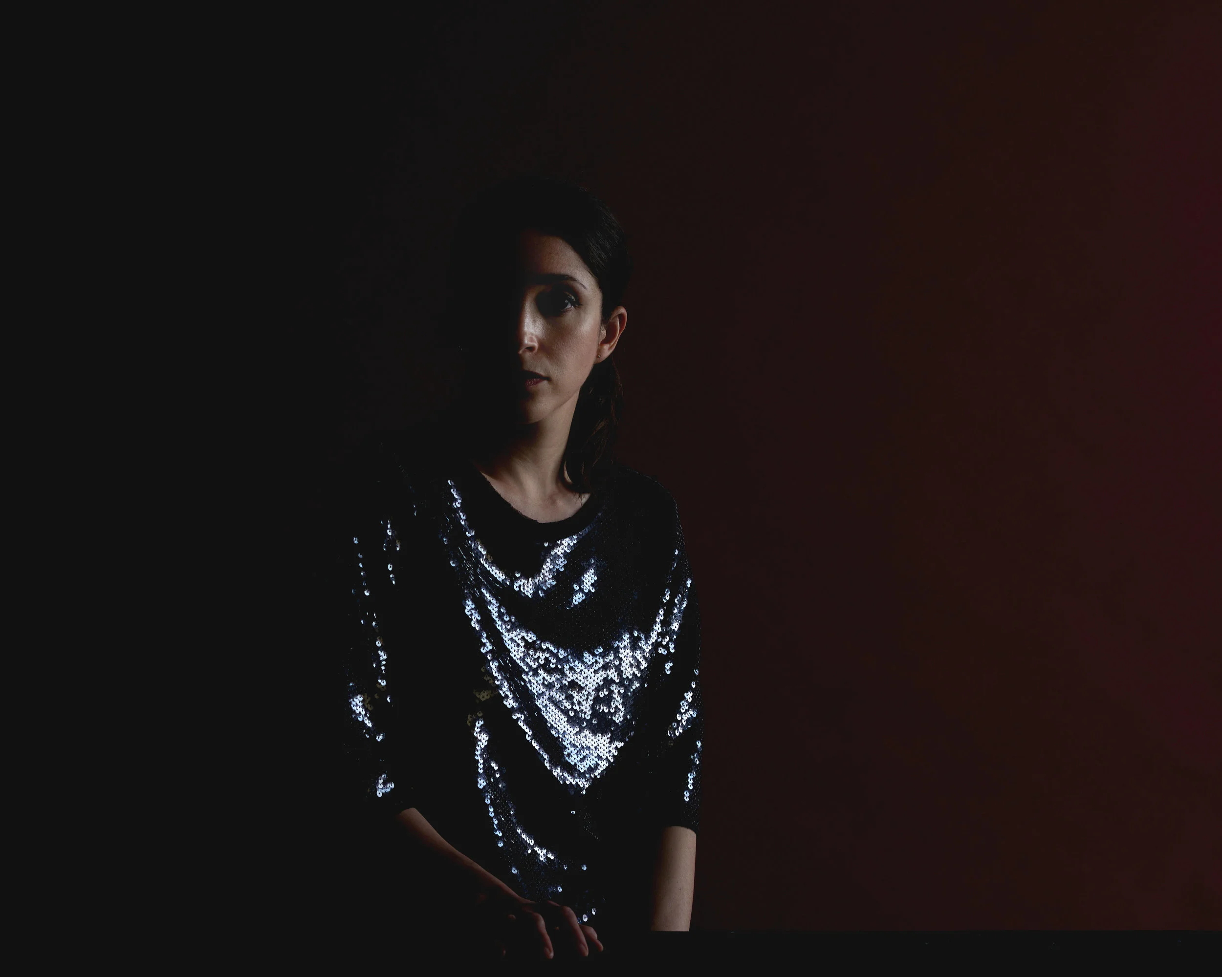 Emilie-Red_01.jpg