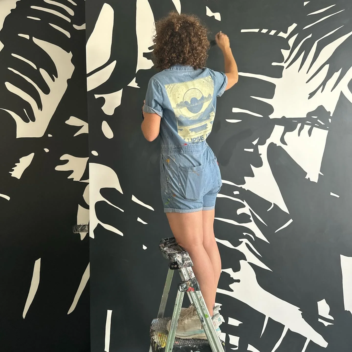 Making that magic happen with @devinwatlington and @rainbowslayer. So glad to have awesome people to work and play with!
&bull;
#mural #muralart #atxmurals #ladieswhopaint