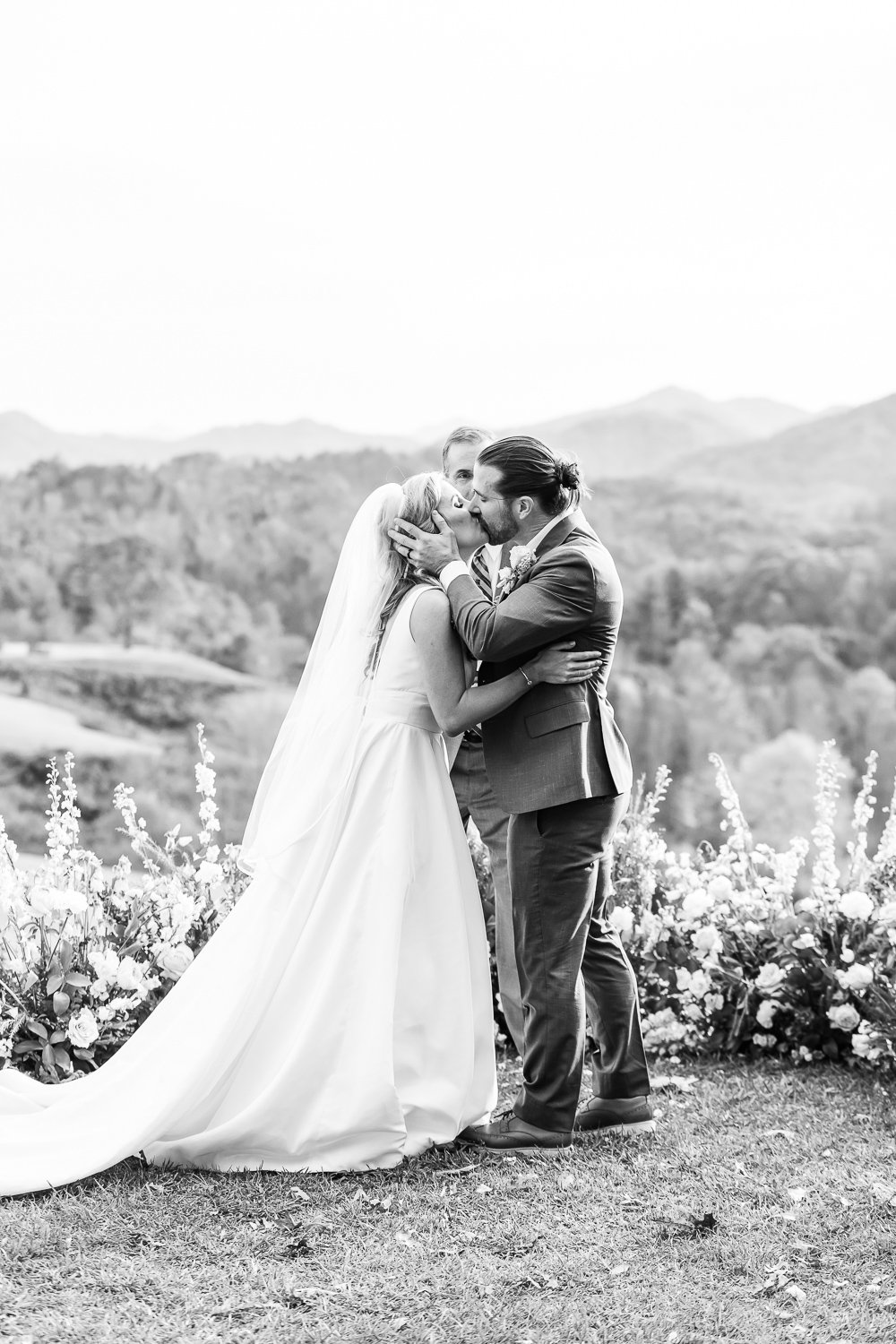 The-Ridge-Asheville-Wedding-Venue-500.jpg