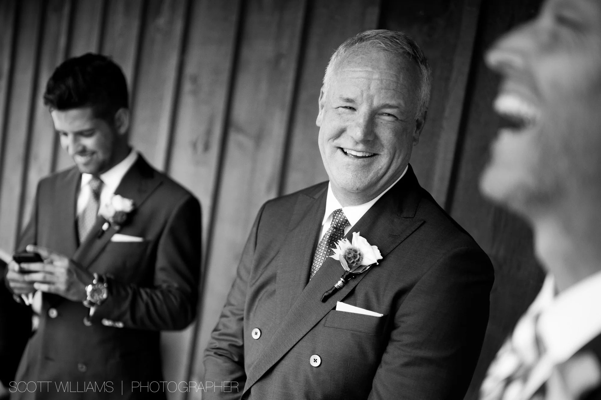 ontario-private-lakefront-cottage-wedding-003.jpg