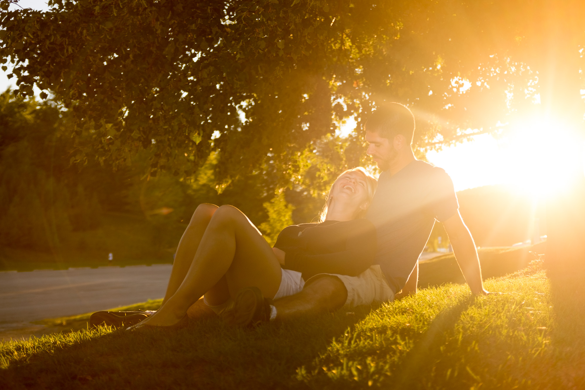 Sarah + Rob pose for engagement pictures at Kelso Lake Conservation area in Milton, Ontario. By Toronto wedding photographer Scott Williams.