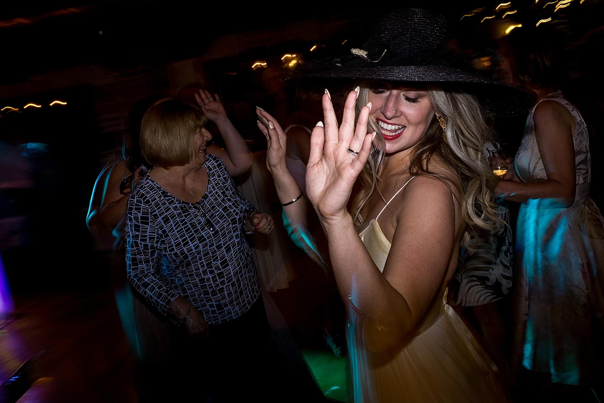 The bride dances during her reception at the Honsberger Estate in Niagara on the lake.