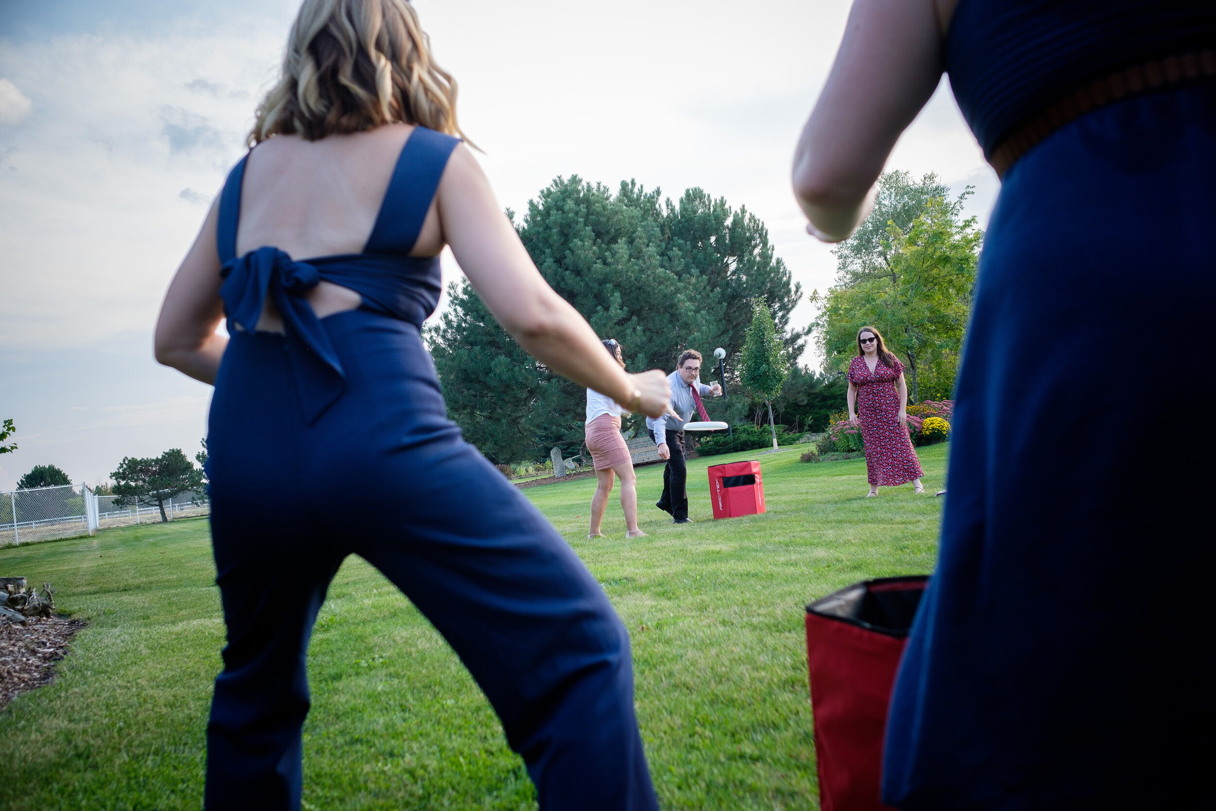  Guest enjoy some lawn games at Amanda + Chad’s fall wedding at the Hessenland Country Inn by Toronto wedding photographer Scott Williams. 