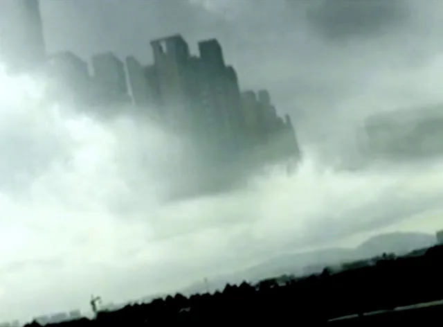 A floating city? Nope! Just your every day Fata Morgana.