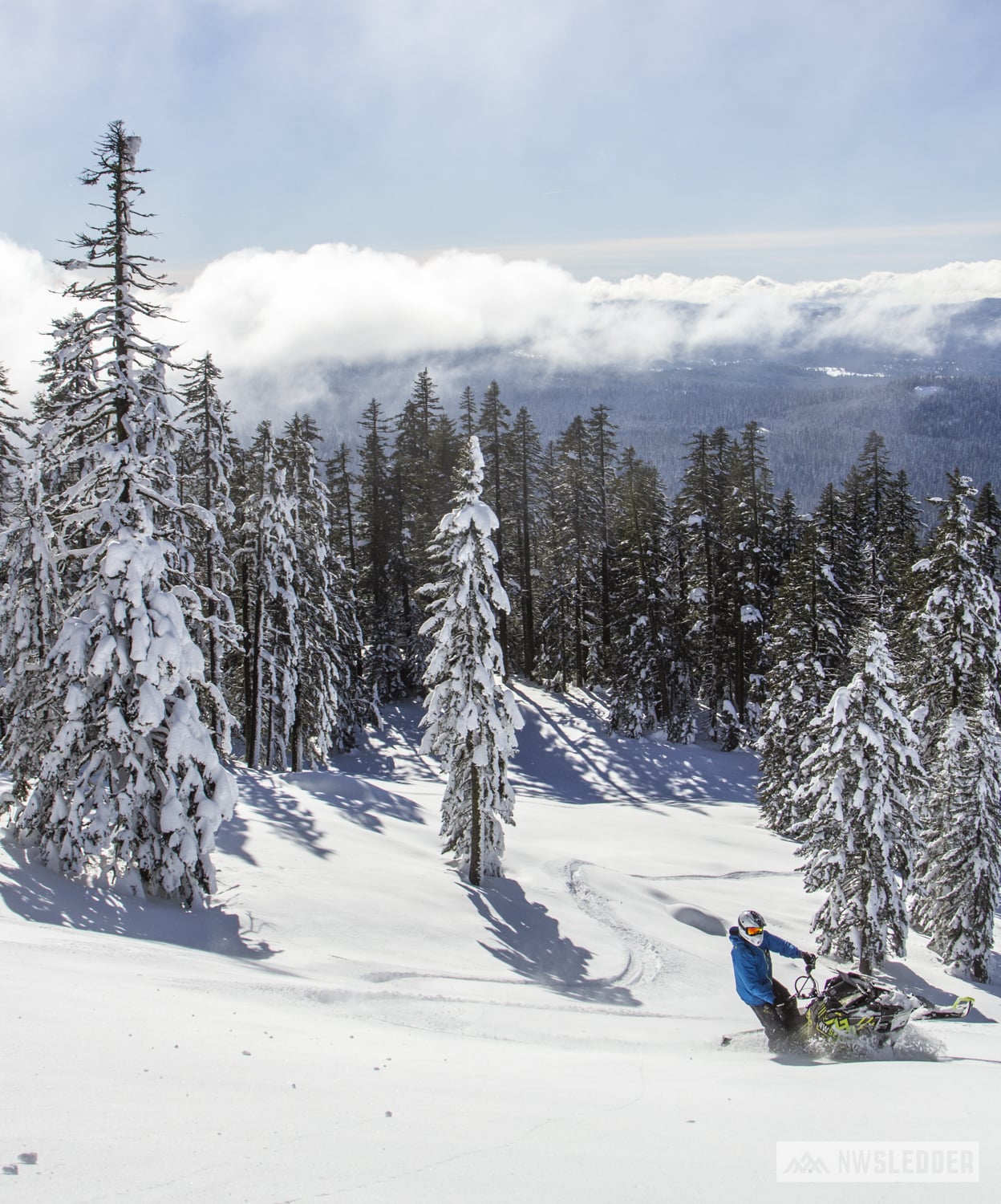 A stunning day on Brown Mountain - January 2016 - Rider: Kyle Fritz Photo: Matt Bogatay -NWSledder