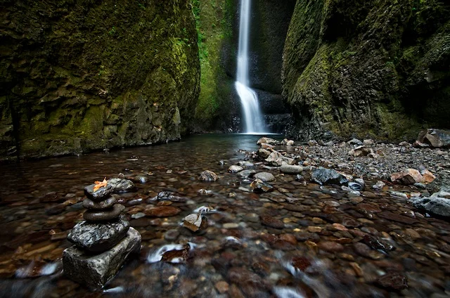 Removing Tourists From Your Photos