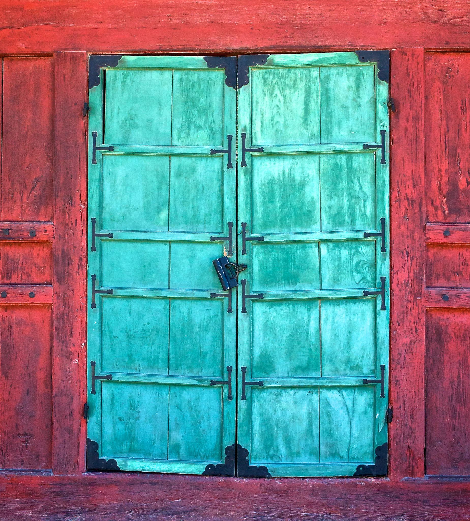 Door at Kyongbokkung Palace