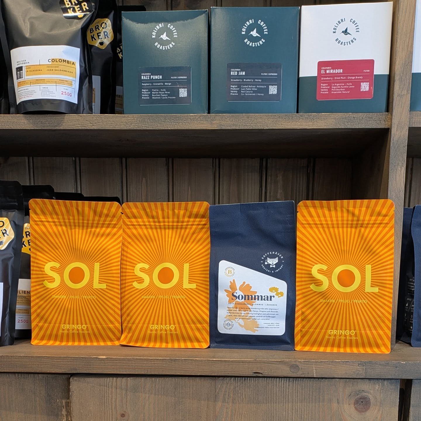 Lite kaffe med doft av kaprifol m&aring;nne? 😜😂

F&ouml;rresten...

Ig&aring;r var vi ju p&aring; prisutdelning f&ouml;r Svenska Gastronomipriset. Det blev ingen topp tre f&ouml;r oss men vi gl&auml;ds &aring;t att tv&aring; av v&aring;ra favoriter