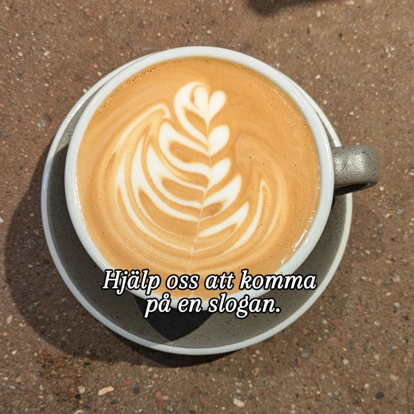 Vi vill trycka lite merch och behovet av en schysst slogan landande obevekligt i mitt kn&auml;. Det g&aring;r s&aring;d&auml;r. Skriv ett f&ouml;rslag h&auml;r som en kommentar! 

Om vi v&auml;ljer din slogan s&aring; f&aring;r du en gratis fika h&au