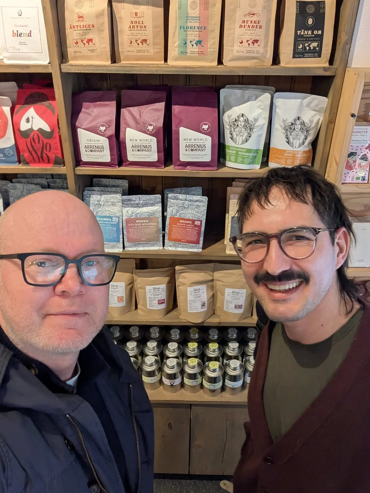 Premi&auml;r igen f&ouml;r nytt rosteri🎉✨

@maggmmabeans fr&aring;n V&auml;ster&aring;s &auml;r ett nytt rosteri grundat av Marcel och Alex fr&aring;n Rum&auml;nien. Utbudet drar &aring;t det experimentella precis som jag gillar. Kom och testa! 

&O