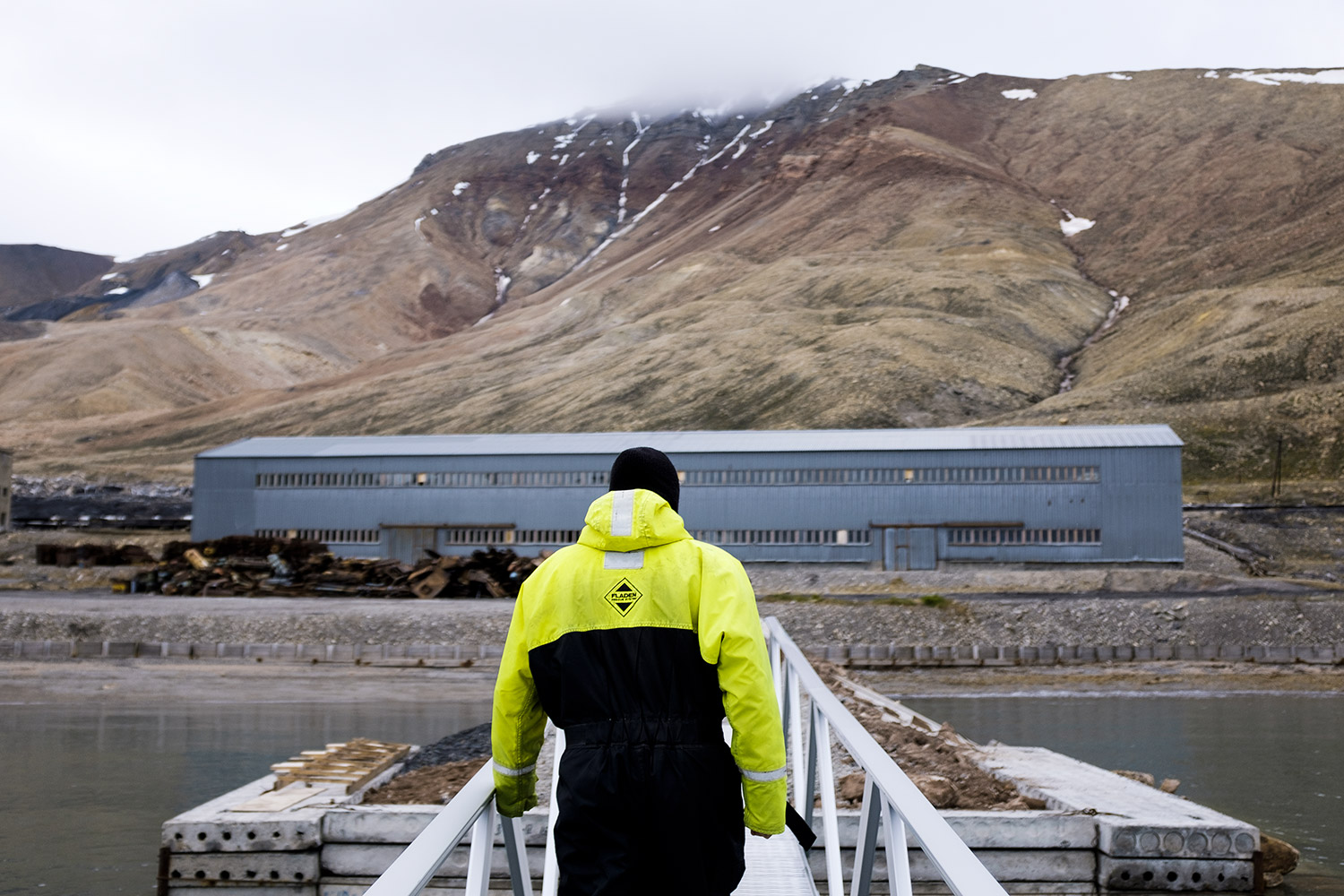 Our arrival in Pyramiden