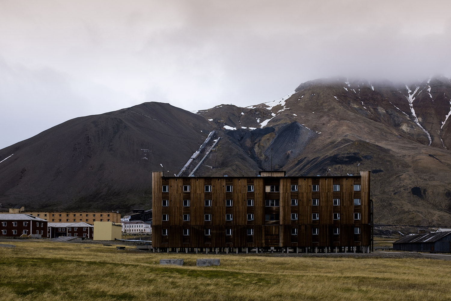 Pyramiden's ex hotel