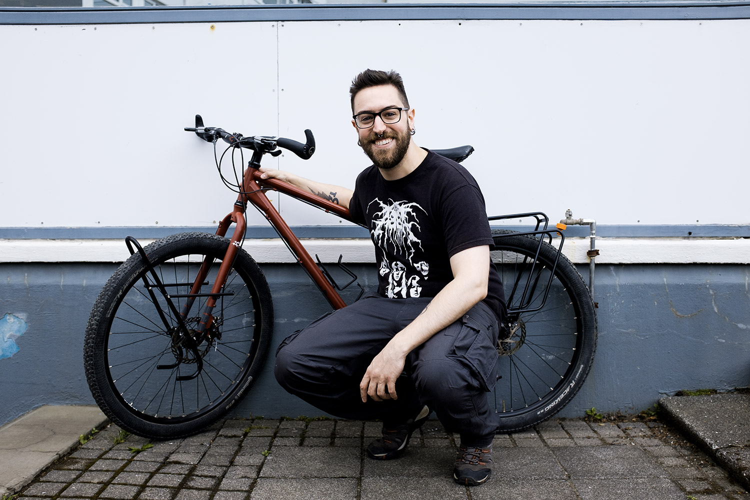 A happy Lorro with his Hobootleg Geo ready to hit the road! 