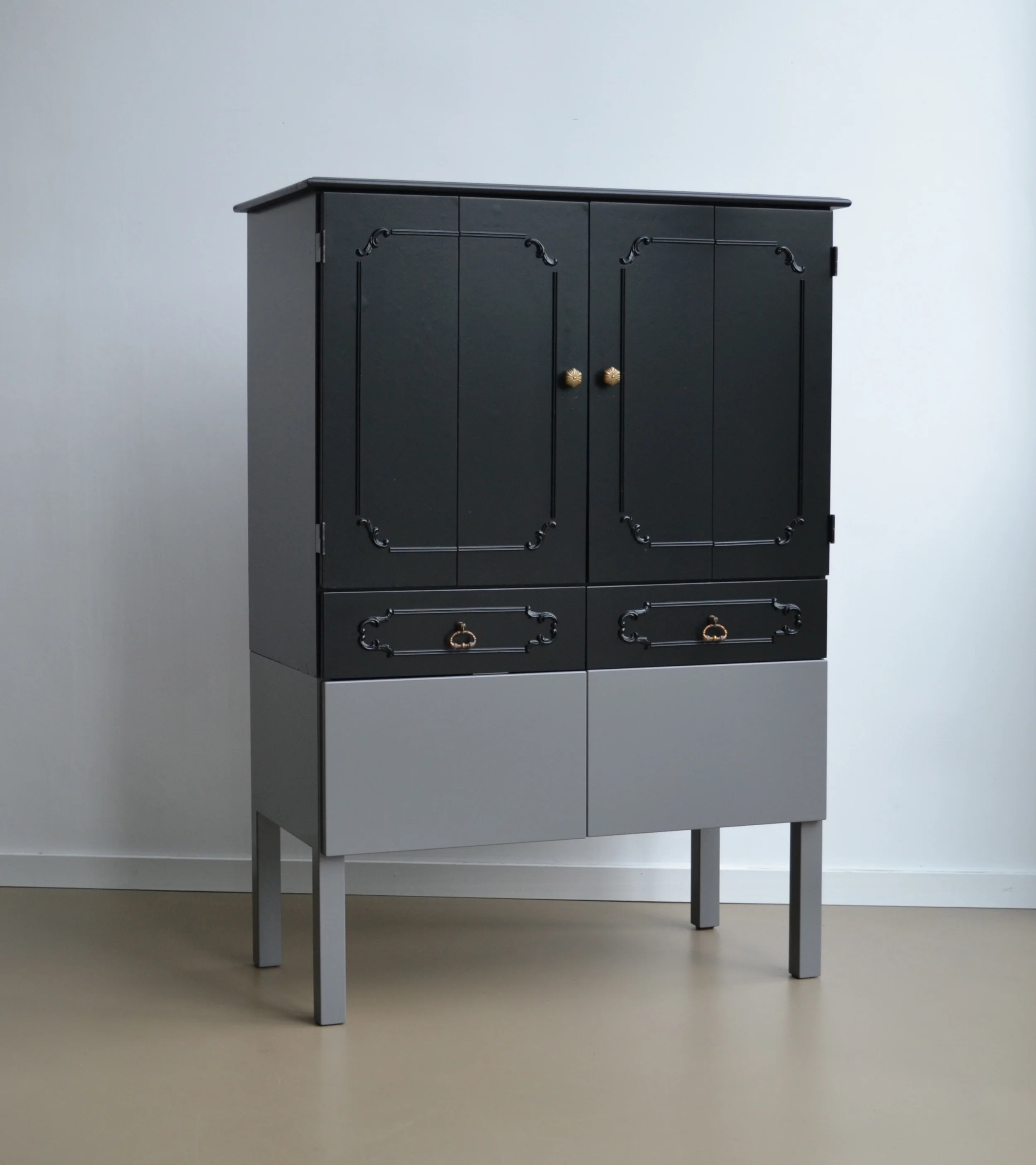 TV-kast 32