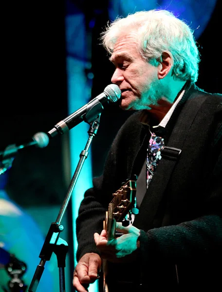 Bill Champlin plays with David in Houston, TX