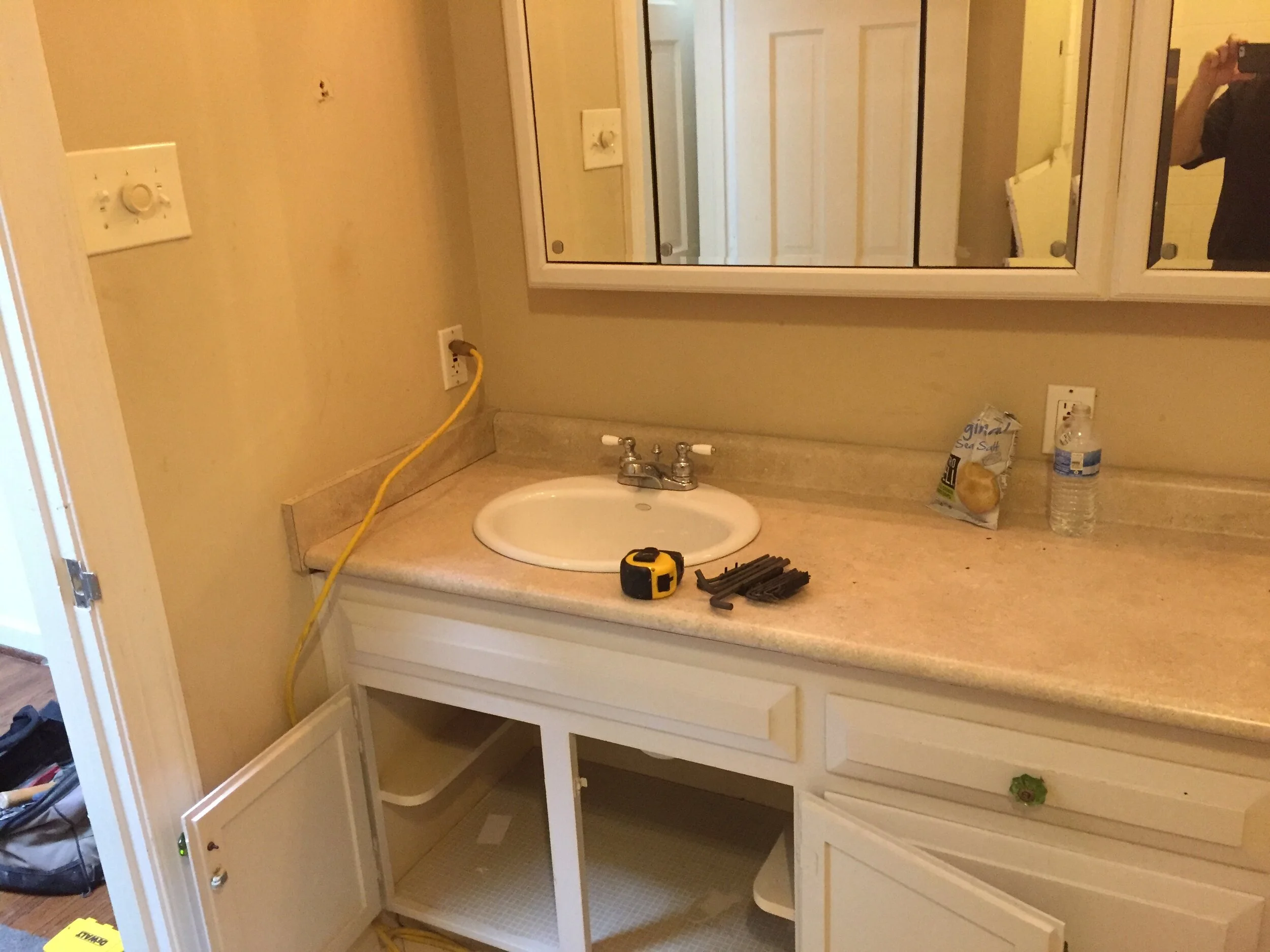  Existing outdated bath 