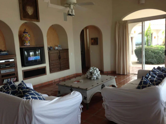 Living-Room-2-20131215.jpg