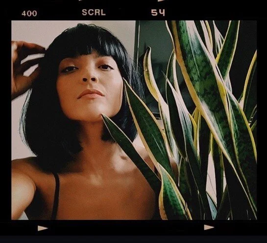 Wigs and houseplants gettin me through.
&mdash;&mdash;&mdash;&mdash;&mdash;&mdash;&mdash;&mdash;&mdash;&mdash;&mdash;&mdash;-
Taken virtually via FaceTime by @jordanashleighr