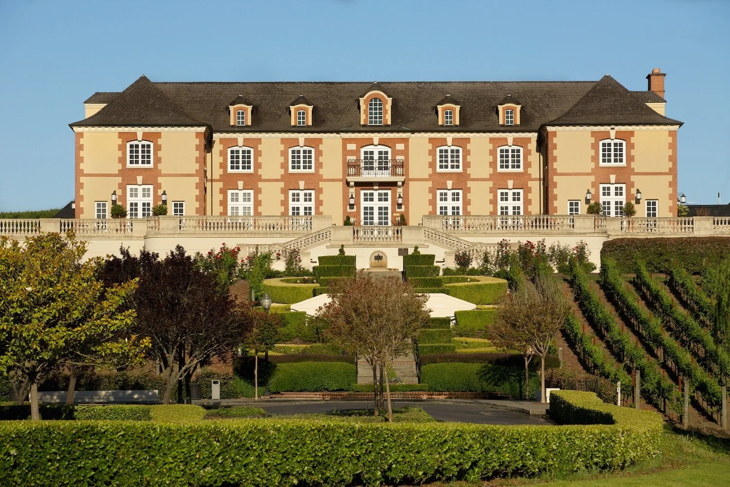 Domaine-Carneros-Chateau-Close-Medium.jpg