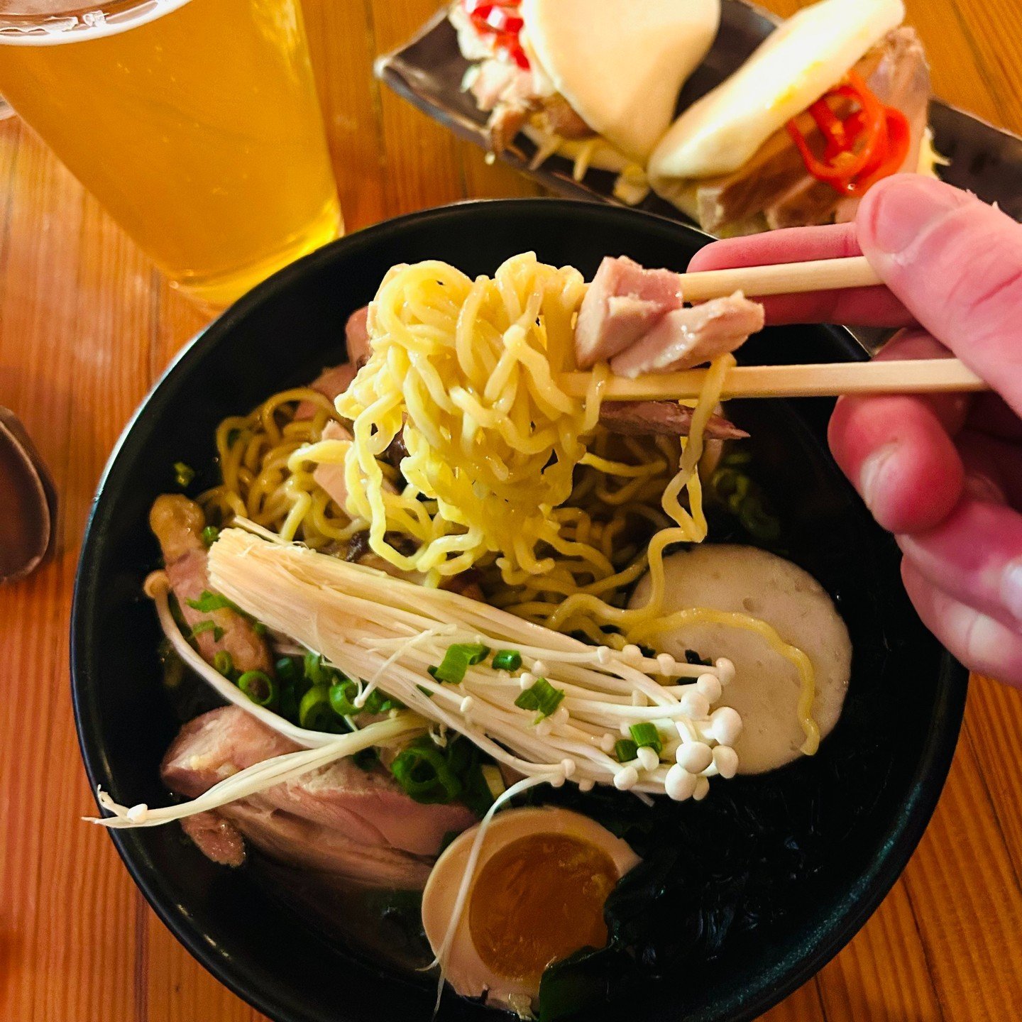 Shio makes the world go round 🌎✨ One of the oldest ramen seasonings sea salt (shio) reminds us of ramen&rsquo;s Chinese origins, &amp; Japan&rsquo;s reliance on the sea. This yummy dish is topped with smoked local chicken, wakame seaweed, enoki mush