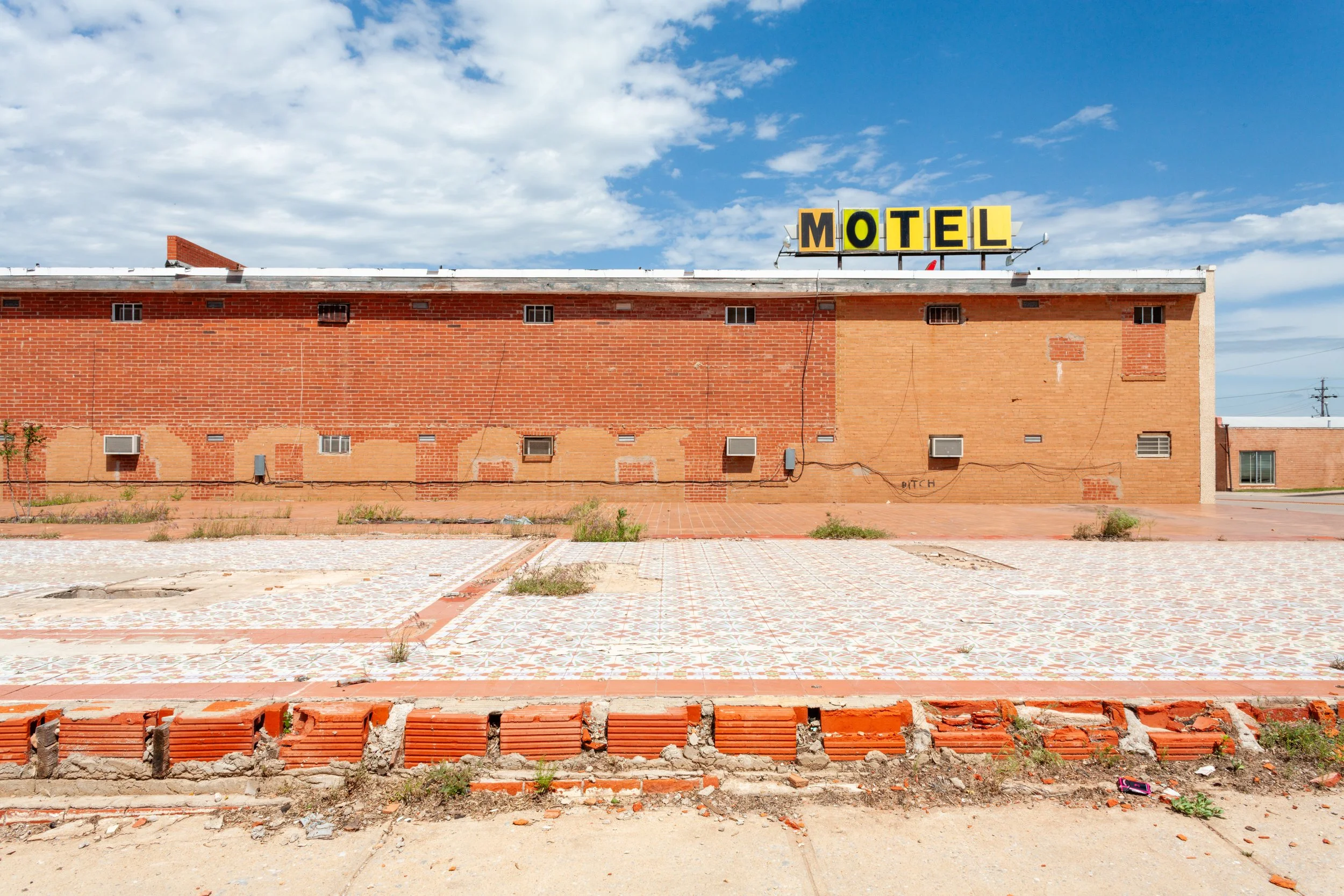 Route 66 Glancy Motor Hotel — Clinton, OK