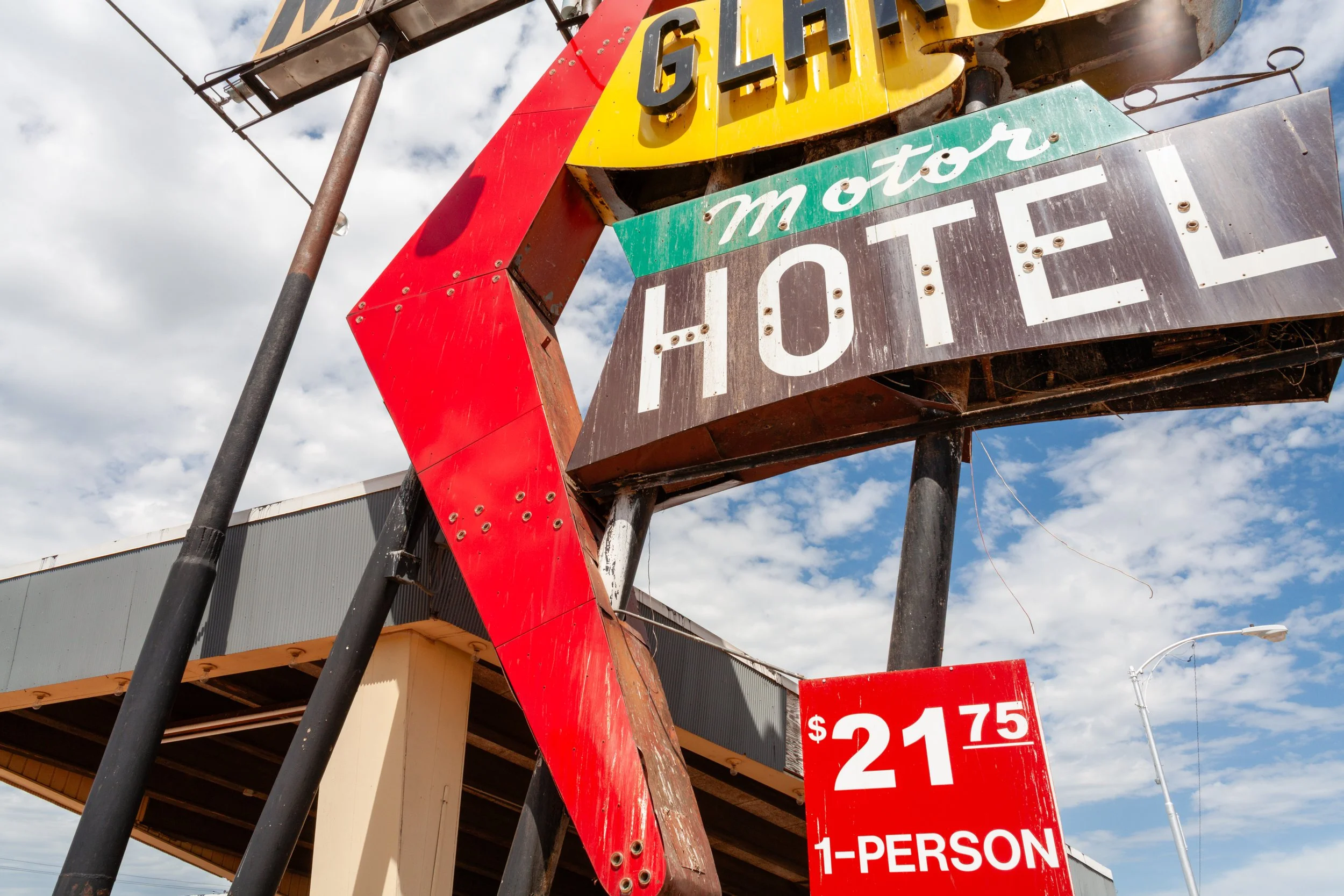 Route 66 Glancy Motor Hotel — Clinton, OK