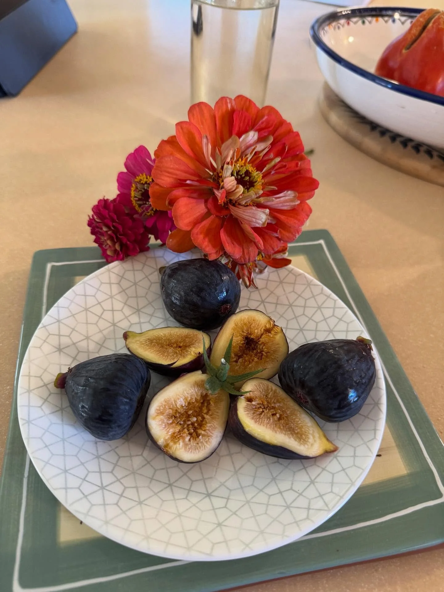 If you want figs, order soon before our fig season comes to a close (likely next week).

Available for sale on our website.

Link in bio!