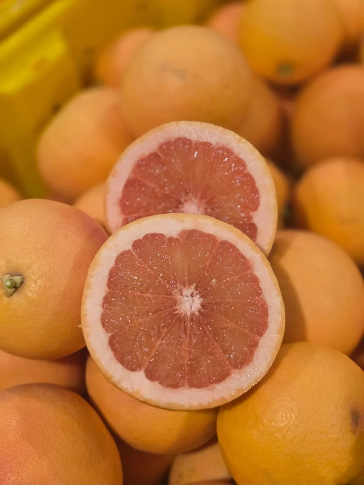 Harvested fresh this morning! Grapefruits available for purchase on our website. Link in bio! Ask us about free local delivery/pick up!

#grapefruits #ShopSmall #FamilyFarm #LocallyGrownProduce