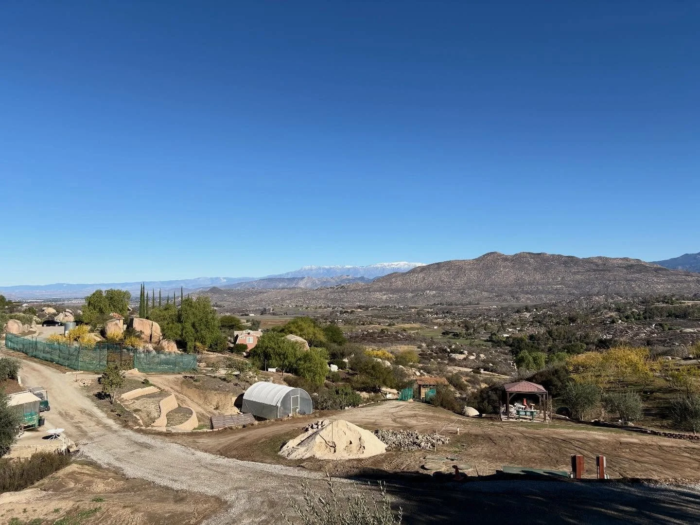 We hope you will come up Saturday 11/29 from 11 am to 3 pm for our annual Small Business Saturday market to shop our regular products including fresh produce and enjoy our beautiful grounds!

#MacalaOrchardMarket #ShopSmallBiz #FamilyFarm