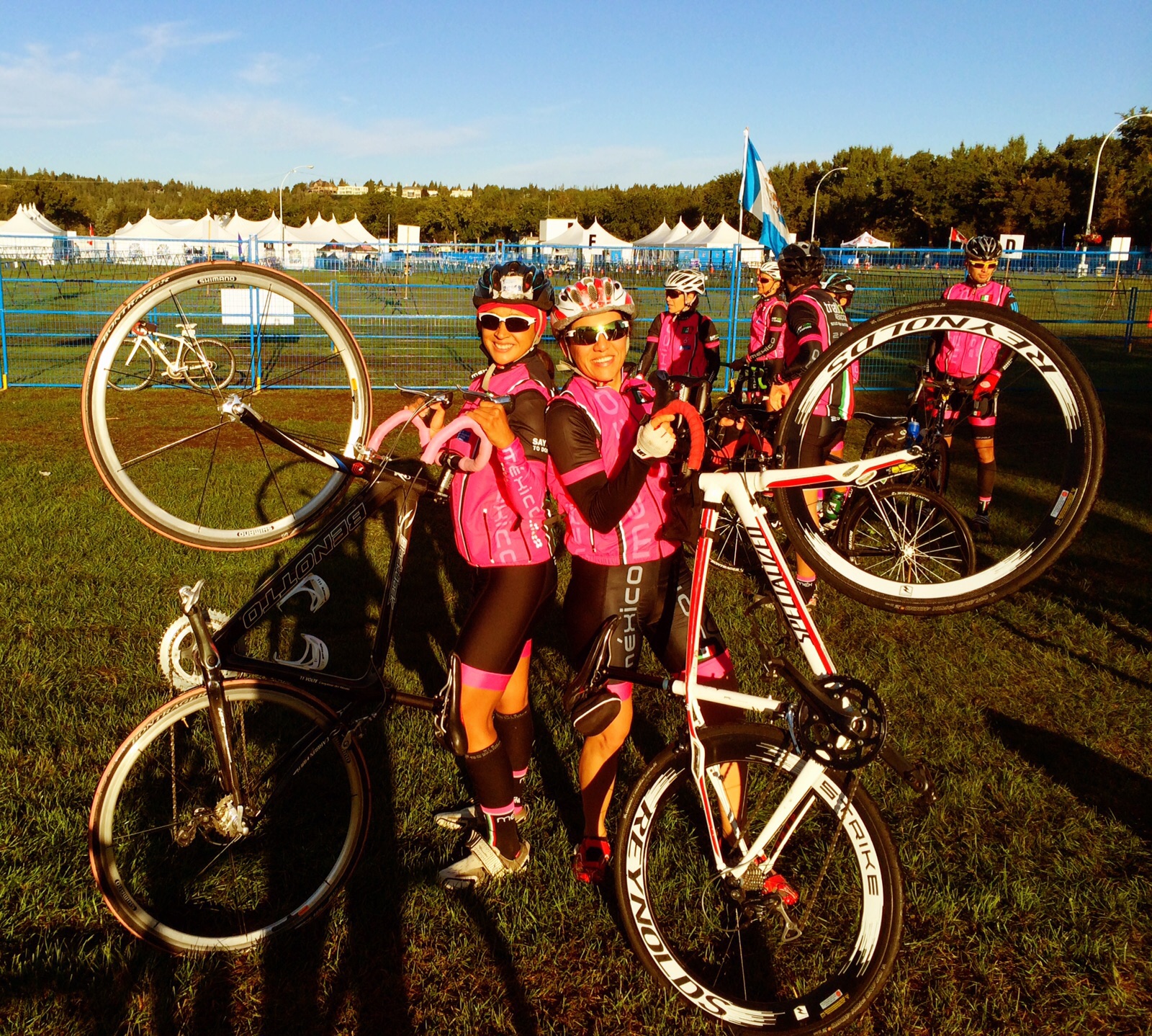 Dejando todo listo en la zona de transición en el Mundial ITU Edmonton, Canadá. 2014