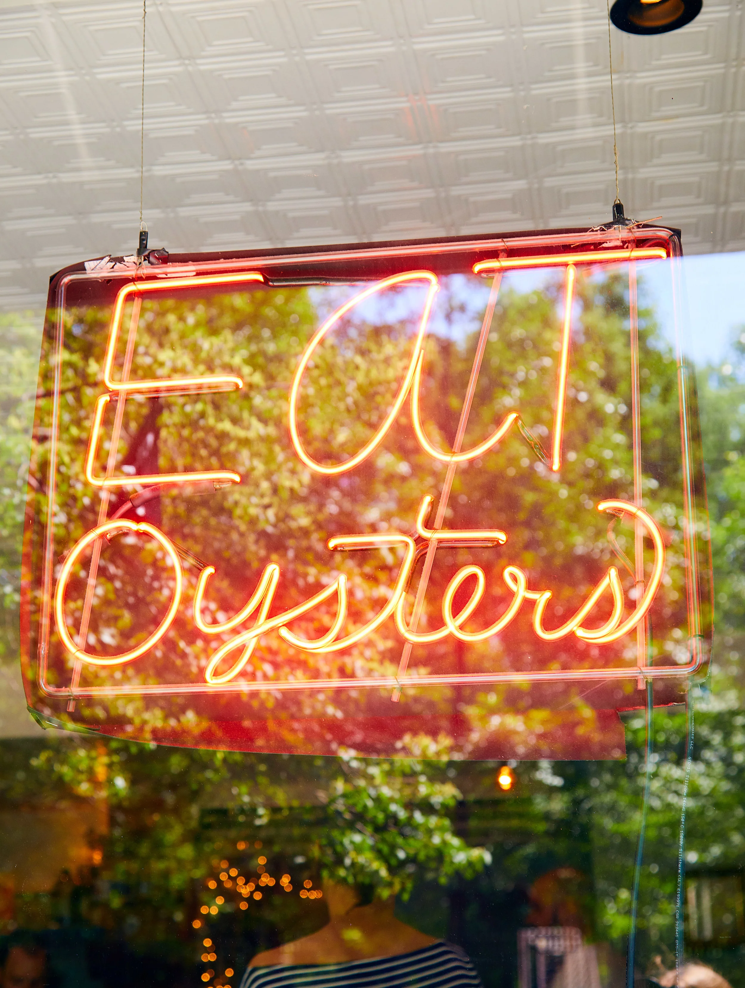 zadies-oyster-room-005.jpg
