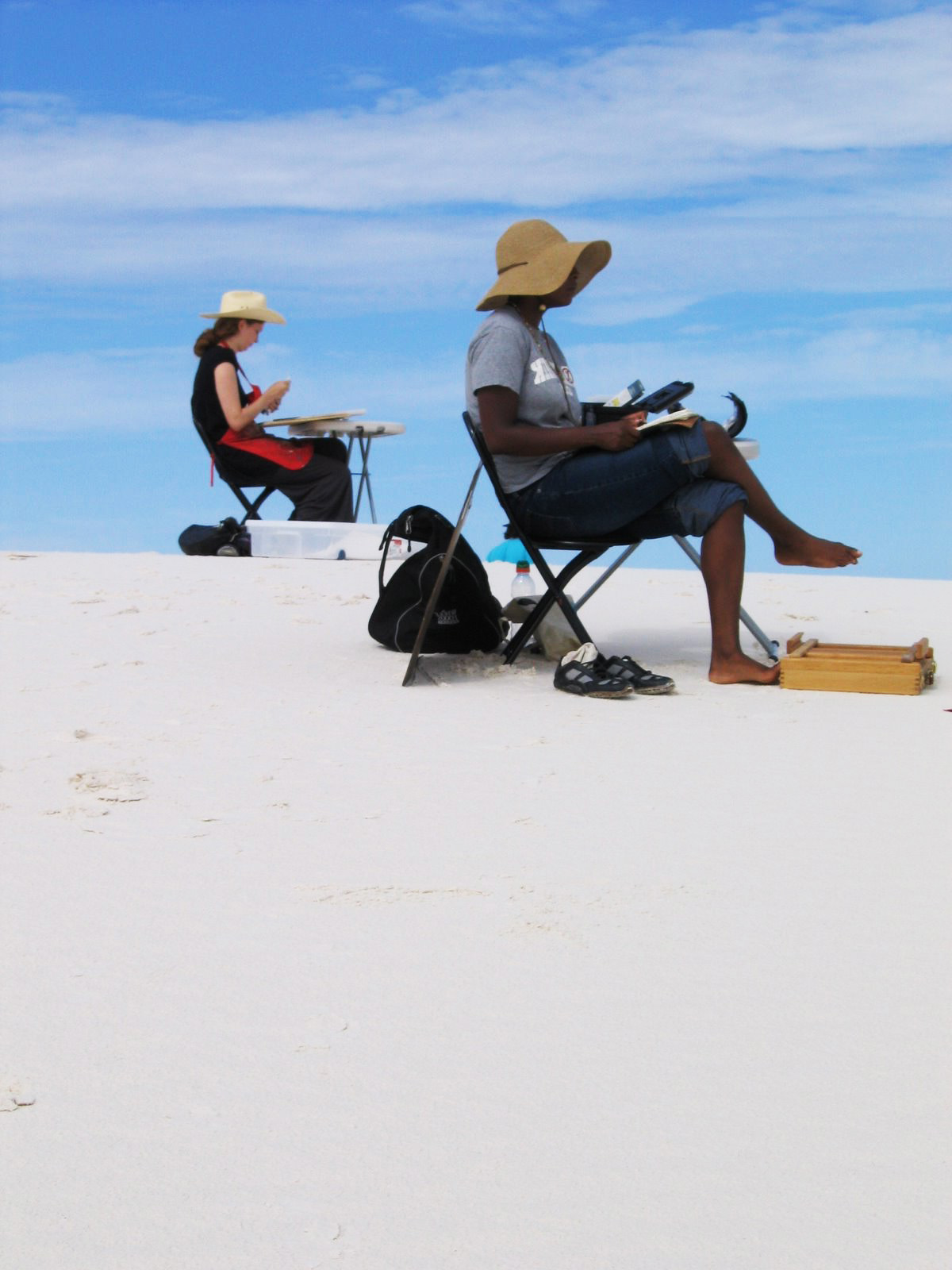 Mano y Mente artists at White Sands National Monument
