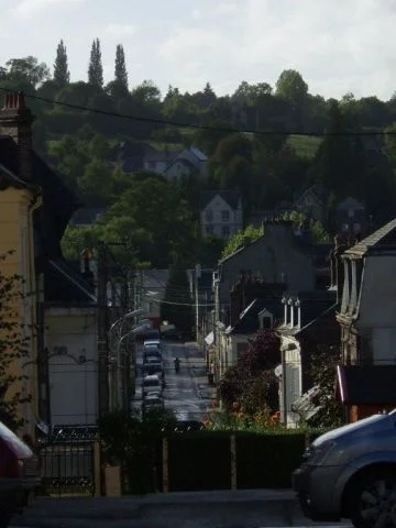 A view from the street near Les Buissonnets