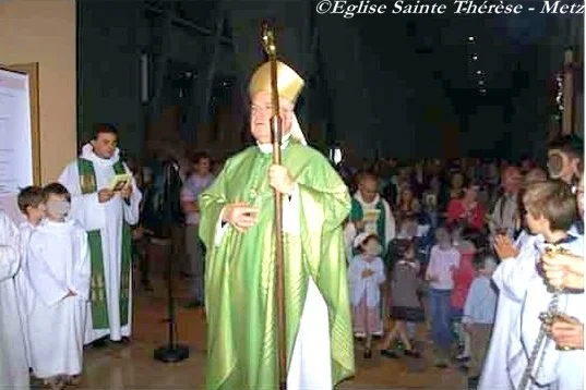 Archbishop Raffin blesses the chapel of Blessed Louis and Zélie Martin at Metz