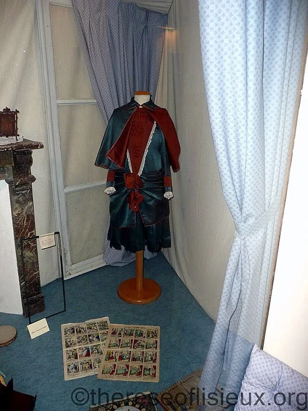 Dress worn by St. Therese as a child