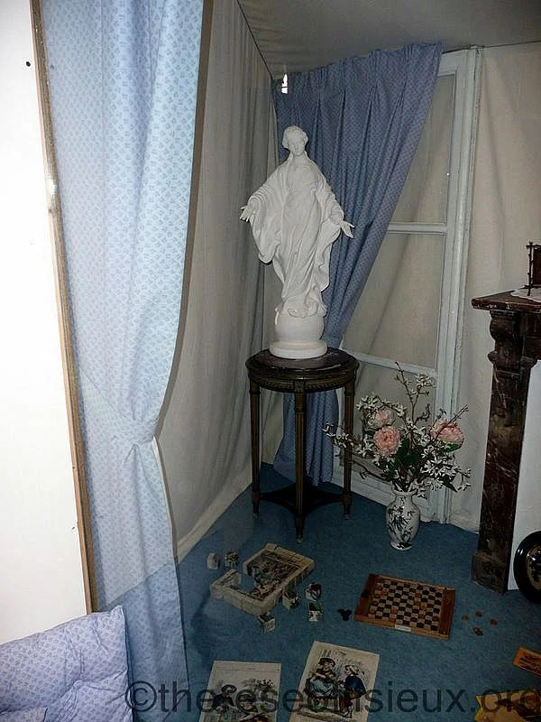 Replica of Louis and Zelie Martin's statue of the "Virgin of the Smile"