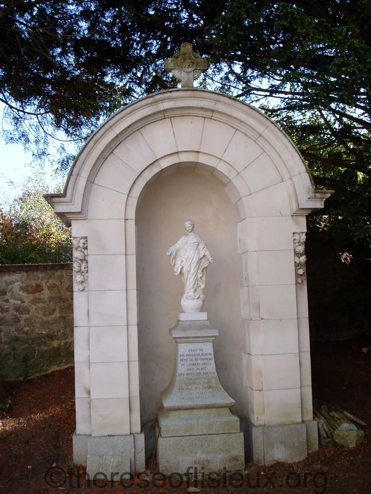 The statue of the Virgin of the Smile in Louis Martin's Pavilion