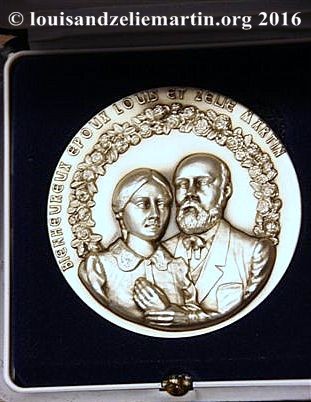 Souvenir medallion of Sts. Louis and Zelie Martin struck at the time of their beatification