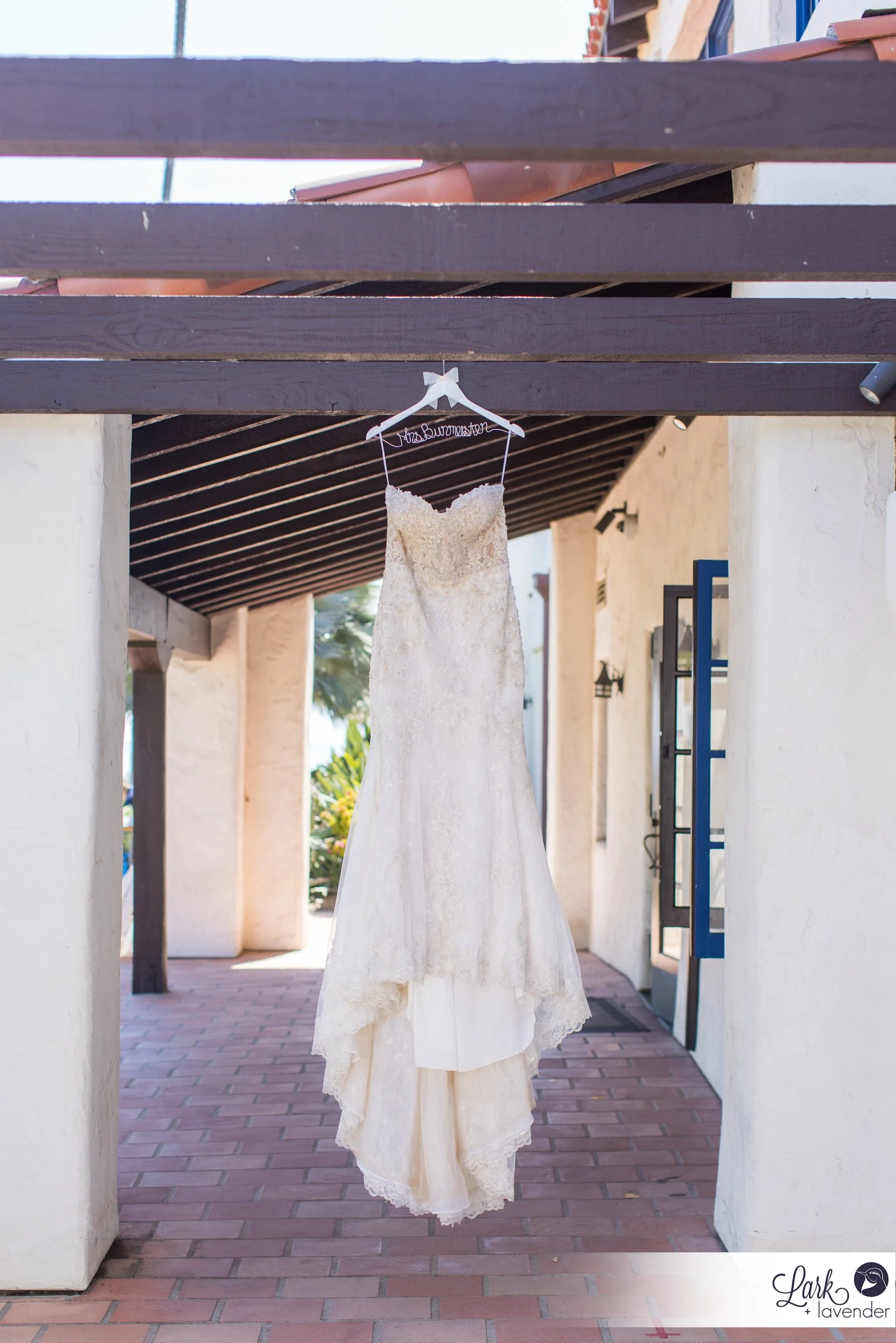 Sunkissed & Golden Ole Hanson Beach Club Wedding in San Clemente, CA