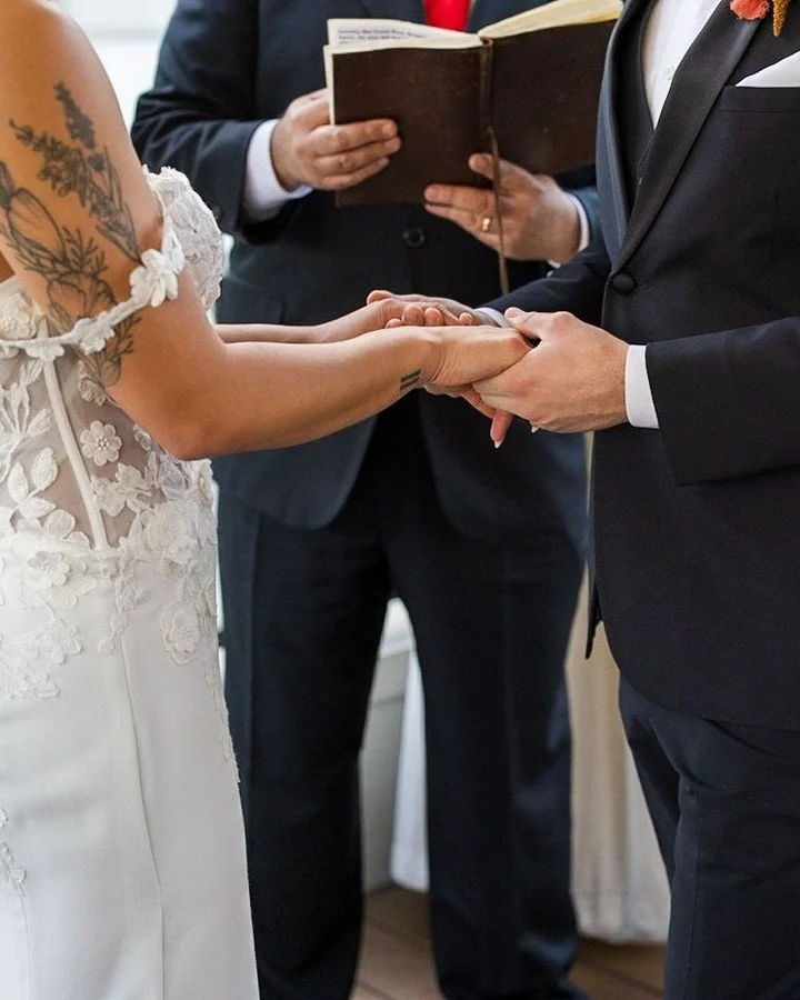 A glimpse into the details at Redbird, so stunning! ➡️ the last photo for 🐶

@redbird.events 
@redbirdla 

#LosAngelesWeddingPhotographer #DTLAwedding #LongBeachWeddingPhotographer