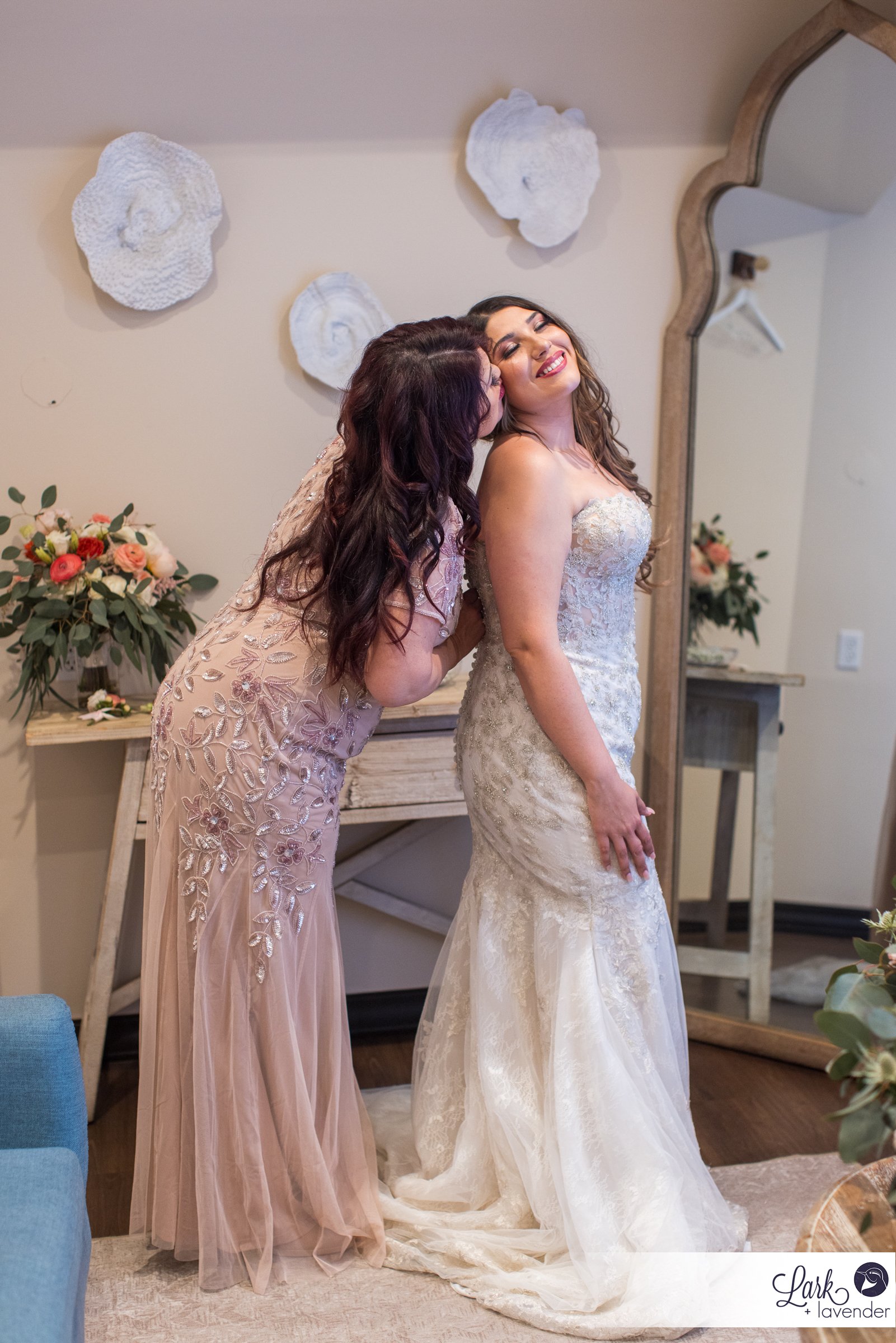 Sunkissed & Golden Ole Hanson Beach Club Wedding in San Clemente, CA