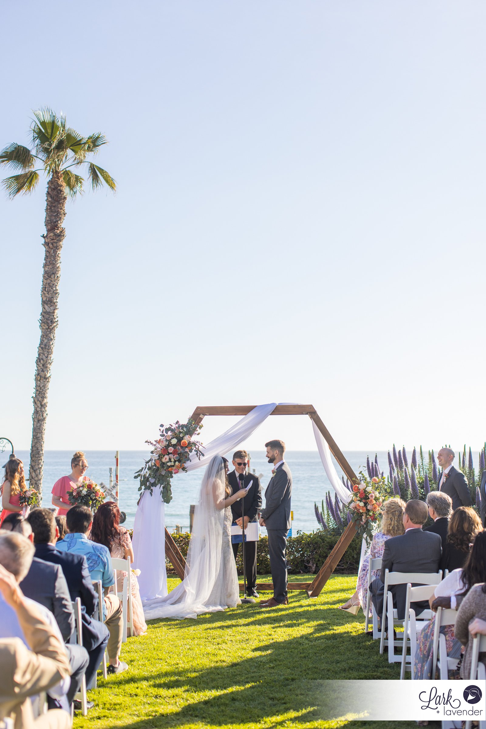 Sunkissed & Golden Ole Hanson Beach Club Wedding in San Clemente, CA