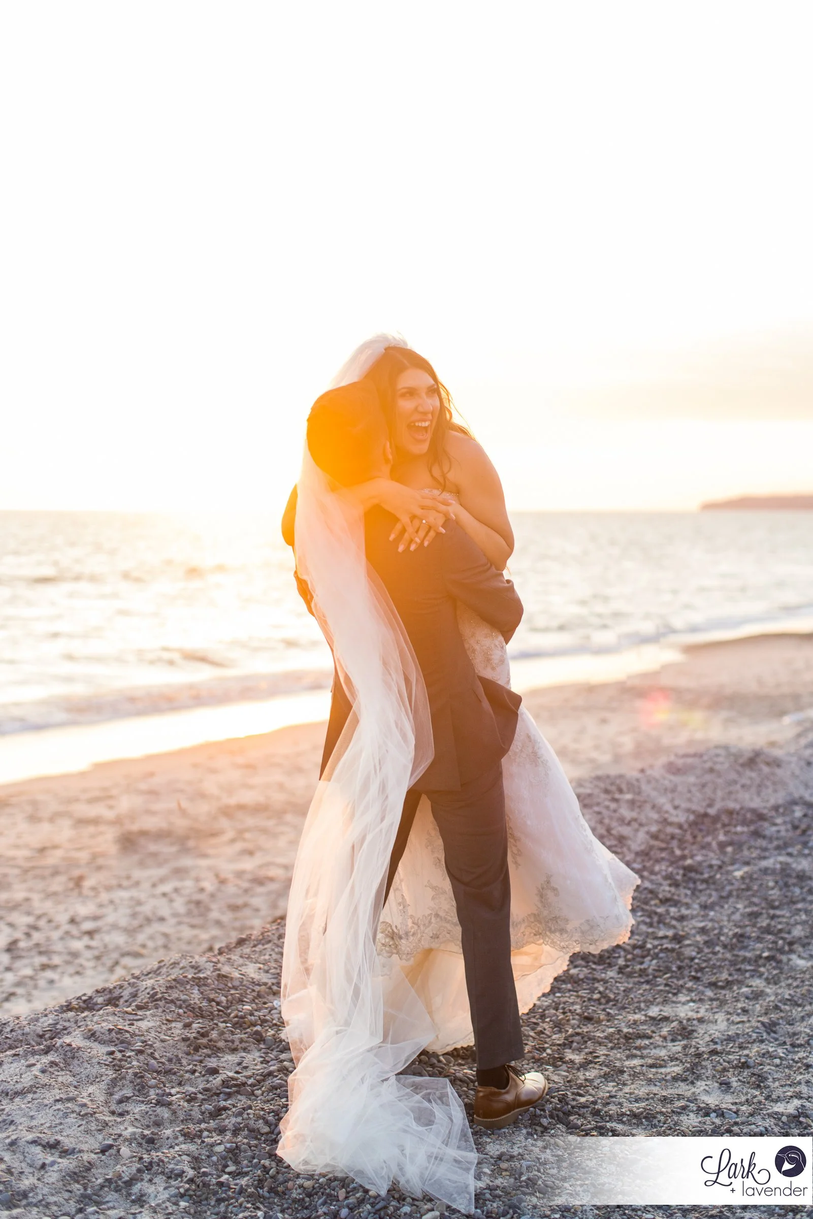Sunkissed & Golden Ole Hanson Beach Club Wedding in San Clemente, CA