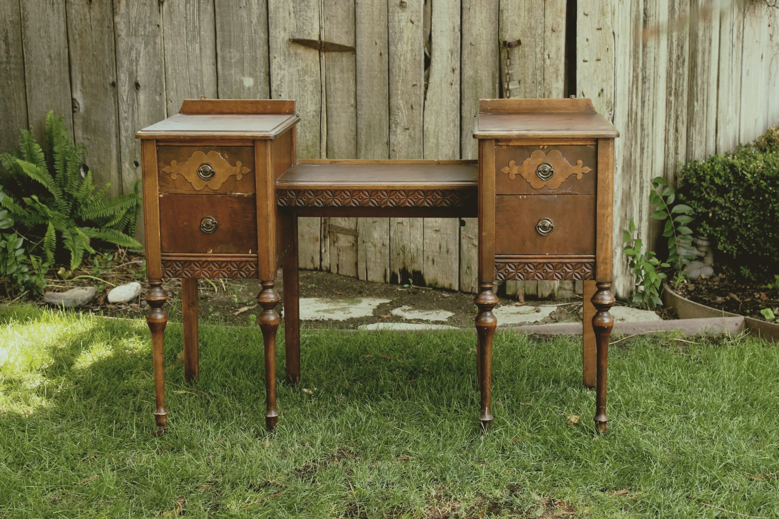 Vanity - $50 MORE DETAILS & PICS...