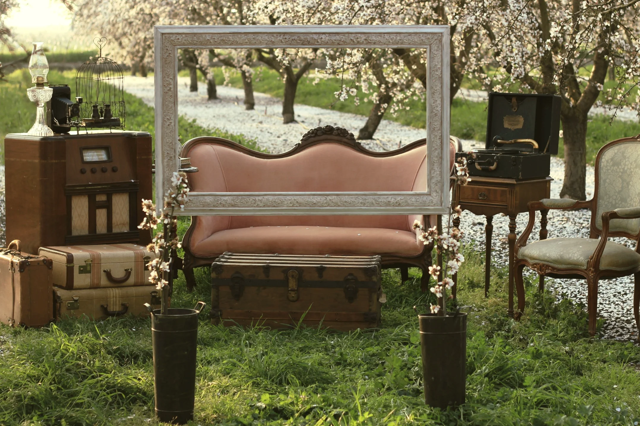 LG - STAND-ALONE FRAME, W/FRENCH FLOWER BUCKETS 27"X 42"X 3" - $30
