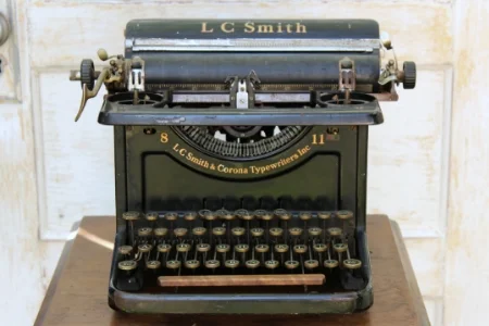 1935 - LC SMITH CORONA - $25 EACH MORE DETAILS & PICS...