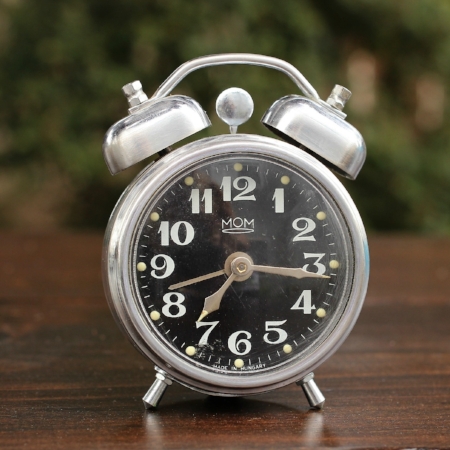 Small "MOM" Alarm Clock - $3 MORE DETAILS & PICS...