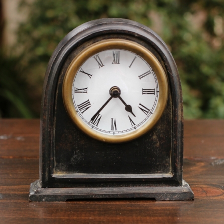 Small Mantle Clock - $5 MORE DETAILS & PICS...